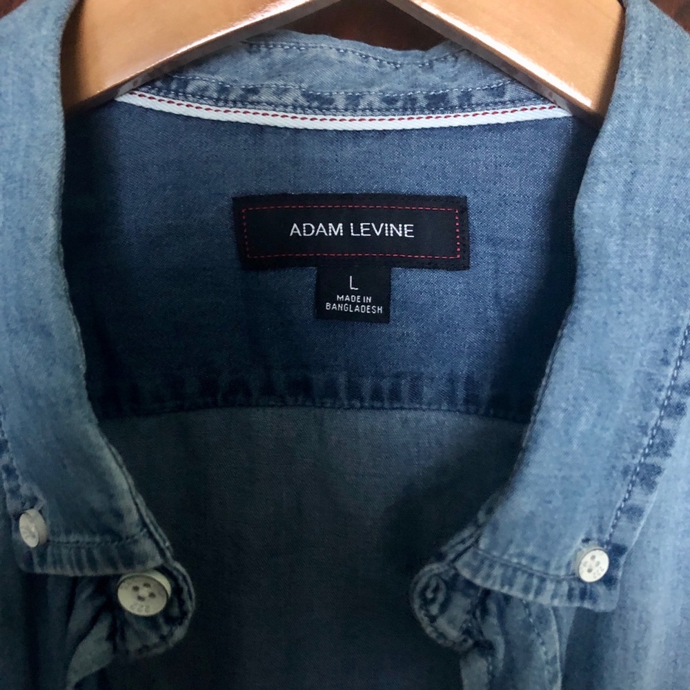NWT Adam Levine Short Sleeve Chambray Button-up